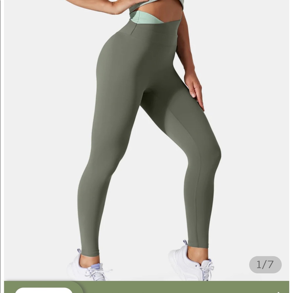 Halara Criss across leggings XS